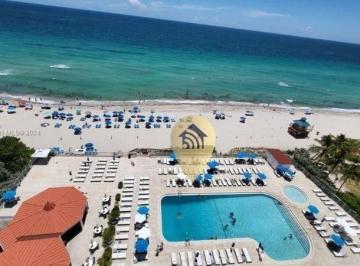 dd82cddc3343d24e5ce266d1fb7bb1dadba81c74 · Apartamento com 1 dormitório à venda, 33 m² por R$ 218.000 - Sunny Isles Beach - Miami/FL