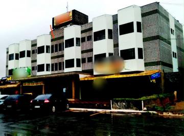 Comercial de 40 quartos, Brasília · VENDO PRÉDIO INTEIRO DANDO 55 mil DE RENDA - PRÉDIO ESCRITRURADO AC PROPOSTA- VISITAS 6198150-8787