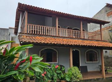 Casa de 9 quartos, Cabo Frio · Casas independentes c/ 3 entradas individuais no Peró