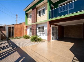 Casa · 230m² · 5 Quartos · 3 Vagas · Vendo casa 02 pavimentos, 05 quartos (uma suíte) Recanto das emas
