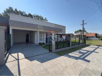 Casa · 140m² · 3 Quartos · 2 Vagas · Casa em Capão Novo: Conforto e Modernidade à Venda