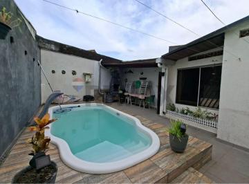 Casa · 210m² · 2 Quartos · 4 Vagas · Casa a venda na Praia do Tombo