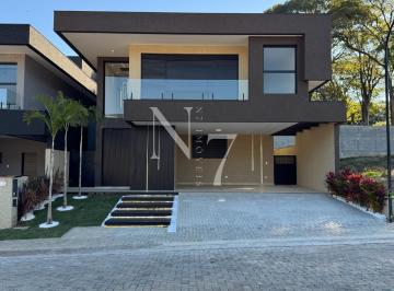 Casa · 300m² · 4 Quartos · 4 Vagas · Sobrado Novo com 4 Suítes, Móveis Planejados, Energia Fotovoltaica, Piscina.