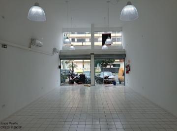 Foto 01 · Super loja com 114 m² disponível para locação na principal avenida comercial de Peruíbe.