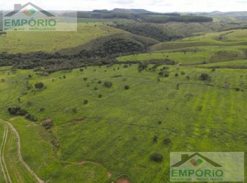 Foto 01 · Fazenda venda. Empório Negócios vende fazenda pecuária na região de Sacramento - MG.