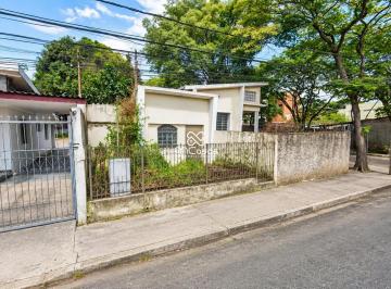 Terreno · 660m² · Oportunidade no Centro de Betim: Casa com 660 m² de Área Total