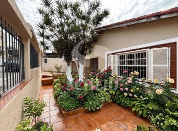 Casa · 252m² · 3 Quartos · 4 Vagas · Casa térrea com 252 m² e edícula na Vila Marari