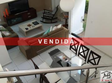 Foto 01 · Duplex em condomínio fechado como área de lazer completa, ótimo valor.