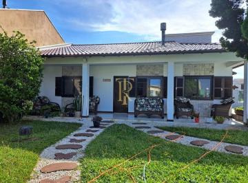 Casa · 170m² · 3 Quartos · 5 Vagas · Casa 170 m² com piscina e 3 quartos, 150m do mar à venda em Salinas, Cidreira/RS