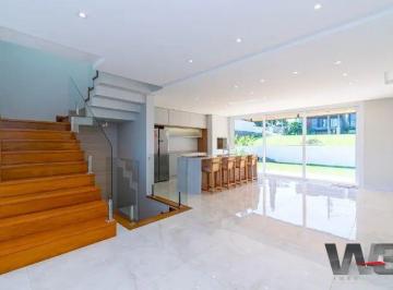 Casa · 250m² · 3 Quartos · 2 Vagas · Casa à venda - no Centro