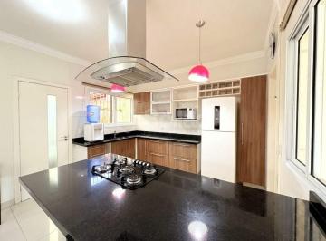 Cozinha Planejada, com cooktop, forno elétrico e coifa. · Sobrado de 229,42 m² no Nova Suíça, a 1,5 km do Shopping Valinhos.