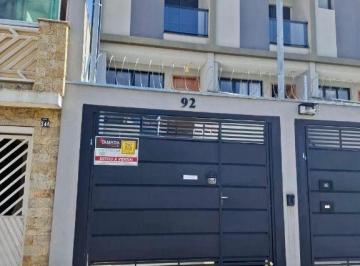 715ec6abcafeaa3f88309306bd4259c223f31d2c · Sobrado novo com 3 quartos sendo 1 suíte, área gourmet, 2 vagas à venda, 107 m² por R$ 699.000 - Chá
