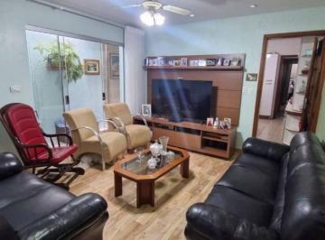 431dab6c011af2429865cd61a1b7b14e786460e9 · Casa com 105m², 2 quartos, quintal, 2 vagas, á venda no Alves Dias - São Bernardo do Campo/SP.