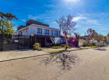 Casa · 144m² · 3 Quartos · 2 Vagas · Sobrado Condomínio Guabirotuba 3 suítes Curitiba