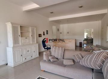 Casa · 480m² · 4 Quartos · 5 Vagas · Casa com 4 Suítes, Piscina e Área Gourmet no Condomínio São Paulo II.