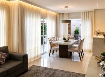 Casa · 180m² · 3 Quartos · 2 Vagas · Casa com 3 quartos sendo  suíte disponível para venda no bairro Granja Marileusa em Uberlândia-MG