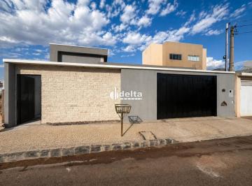 Casa · 300m² · 3 Quartos · 3 Vagas · Casa disponível para venda no bairro Novo Mundo em Uberlândia-MG
