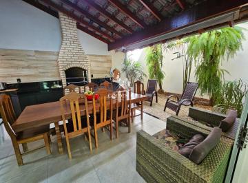 Casa · 225m² · 4 Quartos · 4 Vagas · Casa Santa Rosa Jardim América Uberlândia MG