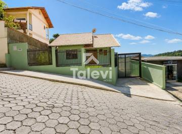 Casa · 148m² · 3 Quartos · 2 Vagas · Oportunidade Imperdível: Casa Averbada na Itoupavazinha com Amplo Espaço e Área de Festas!