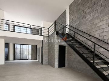 Comercial · 203m² · 6 Vagas · Loja para alugar em Centro de 203.00m² com 6 Garagens