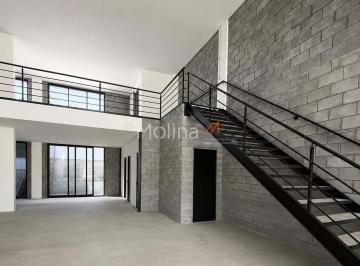Comercial · 141m² · 6 Vagas · Loja para alugar em Centro de 141.00m² com 6 Garagens