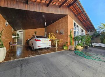 Casa · 268m² · 3 Quartos · 3 Vagas · Casa para venda em Centro de 268.00m² com 3 Quartos, 1 Suite e 3 Garagens