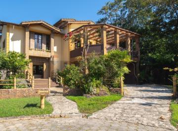 Casa · 824m² · 4 Quartos · 4 Vagas · Alto Padrão no Condomínio Morada da Praia Bertioga