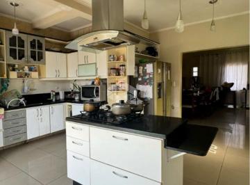 Casa · 170m² · 3 Quartos · Sobrado 3 Dormitórios, pátio amplo, piscina Bairro Olimpia Esteio