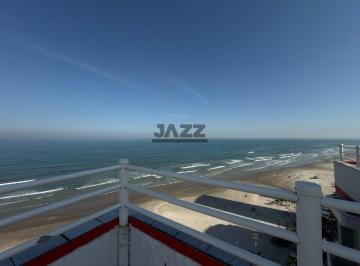 Apartamento · 64m² · 2 Quartos · 1 Vaga · Apartamento Frente Mar com 64 m² de área útil - 2 Dormitórios e Vaga Demarcada no Jardim Real