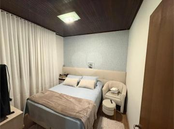 Casa de 4 quartos, Curitiba · CASA COM AMPLO TERRENO DE 2.100 M² EM SANTA FELICIDADE