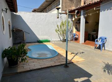 0 · Casa comercial à venda no Jardim Bela Vista, com 3 quartos e 1 suíte!