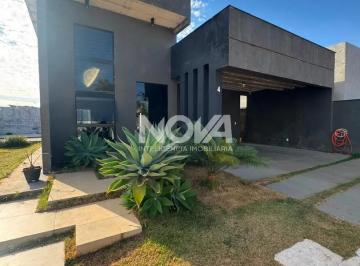 Casa de 4 quartos, Gama · Casa com 4 quartos, Piscina, Quintal para venda no cond. Versalhes Em Ponte Alta do Gama