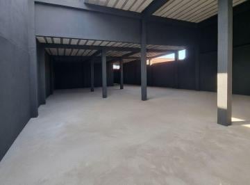 Comercial , Sete Lagoas · galpão com 300mts na Prefeito Alberto Moura 356