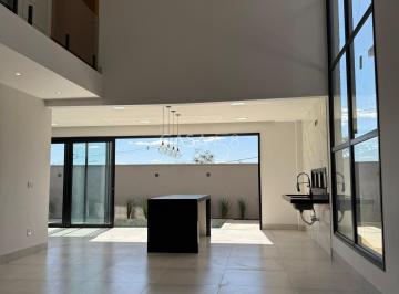 Casa · 240m² · 4 Quartos · 4 Vagas · Sobrado no Jardins Porto – 4 Suítes / 240m² / Frente para Reserva