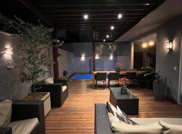 Casa · 293m² · 4 Quartos · 2 Vagas · Sobrado à venda no Jardins Lisboa / 3 suítes / 293 m²