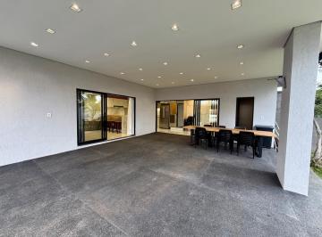 Casa · 407m² · 3 Quartos · Casa Semi-Nova Totalmente Mobiliada no Papillon Park - Lote de Esquina 407m²
