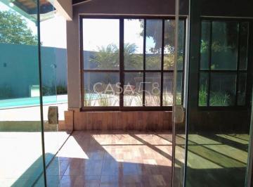 Casa · 300m² · 3 Quartos · 3 Vagas · Casa à Venda com 3 quartos / Com piscina / Próxima ao Shopping Passeio das Águas