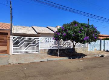 Casa de 3 quartos, Londrina · Casa de 200 m² com 3 quartos à venda na Califórnia