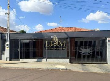 Casa · 201m² · 3 Quartos · 2 Vagas · Casa para venda em Centro de 201.00m² com 3 Quartos e 2 Garagens