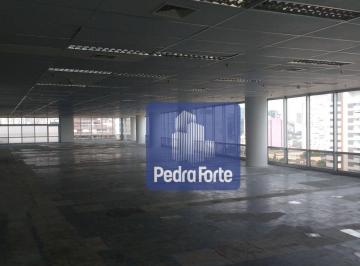 8e55d6a86ca9e394c8375137061f8a7f3def7d3b · Andar corporativo em prédio com fácil acesso