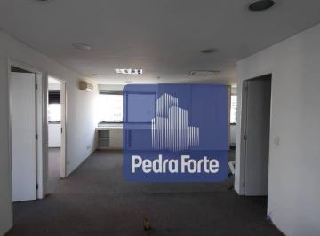 9372a79227a6b6a9a0682d32b52b32613235756d · Localização excelente