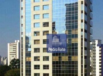 ed33b959c4a342365ff7bda54aee126e1d6beb66 · Conjunto comercial com 428 m²