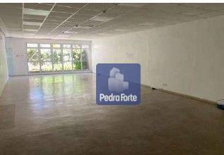 aaac9f3b13e6ddef32436e4125bf576106e2346b · Prédio próximo à Avenida Santo Amaro
