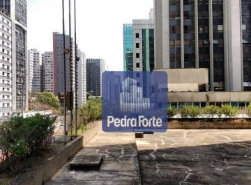 1ec8d3c84d2638a66c1196d86d4758e457fee574 · Prédio com localização excelente