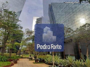 7a6b44e53aa16206f4fcaeb4e9585e85e516ae38 · Conjunto corporativo com 440m²