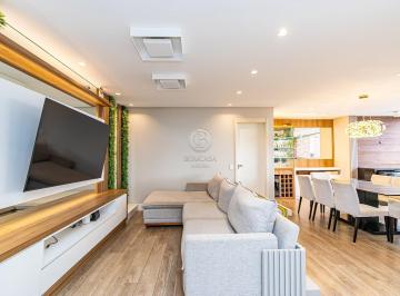 Sala · Andar alto, sacada gourmet e condomínio clube.