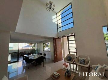 Casa · 323m² · 4 Quartos · Casa à venda - em Intermares