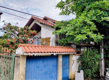 Casa · 289m² · 4 Quartos · Casa ampla de 4 Quartos com piscina no Pechincha