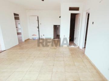 Apartamento · 57m² · 2 Quartos · 1 Vaga · Oportunidade no litoral: Cobertura, precisa de Reforma Geral, de 2 Dorms (1 Suíte) c/ Vaga rotativ