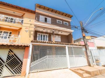 Casa · 300m² · 4 Quartos · Casa com duas lojas no térreo QE 44 Guará 2
